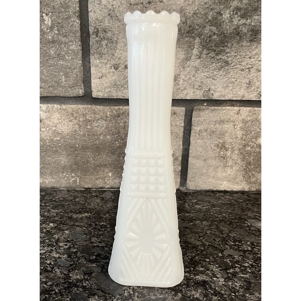 ⚘️Vintage Milk Glass White Bud Vase Rare Square Bottom 8 3/4” Tall